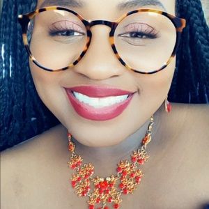 Meet your Posher, Yolanda